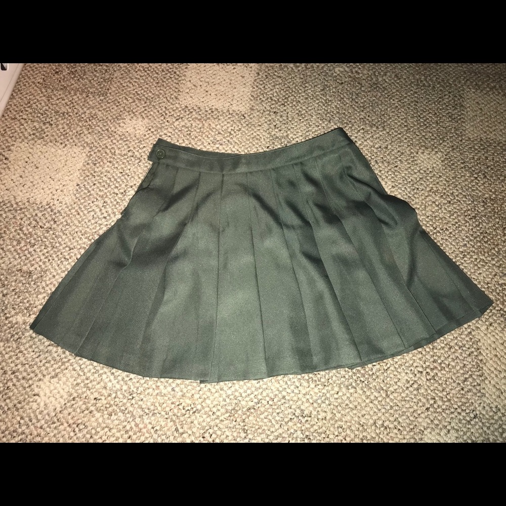 Pleated skirt